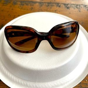 Oakleys women sunglasses